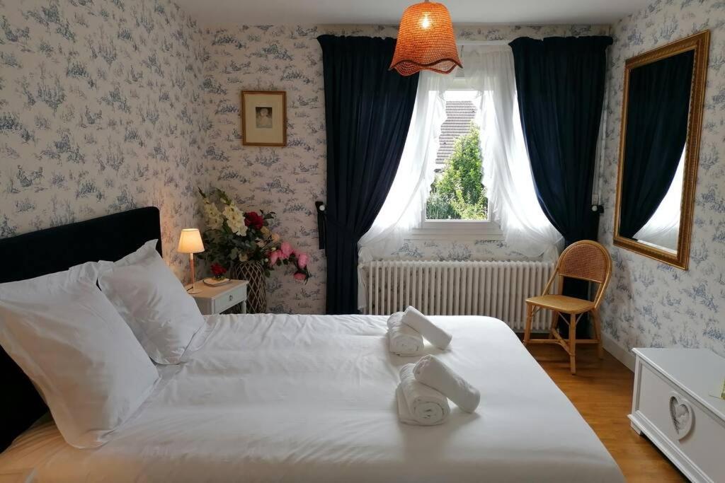 La Roseliere Maison Plain Pied Confortable Belle Decoration Jardin Magnifique 10 Mn A Pied Centre Ville Bayeux Proche Plages Du Debarquement Bagian luar foto
