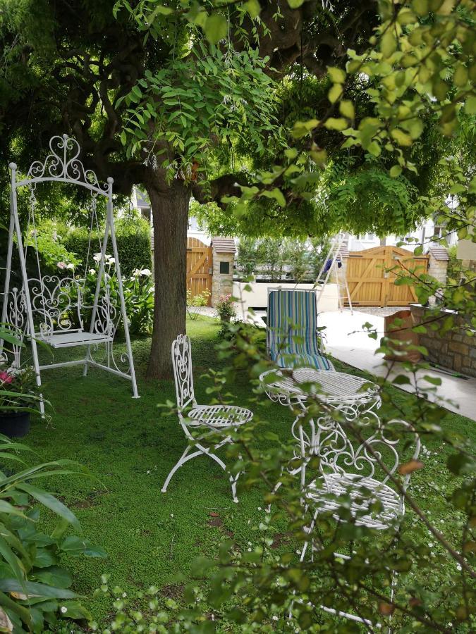 La Roseliere Maison Plain Pied Confortable Belle Decoration Jardin Magnifique 10 Mn A Pied Centre Ville Bayeux Proche Plages Du Debarquement Bagian luar foto