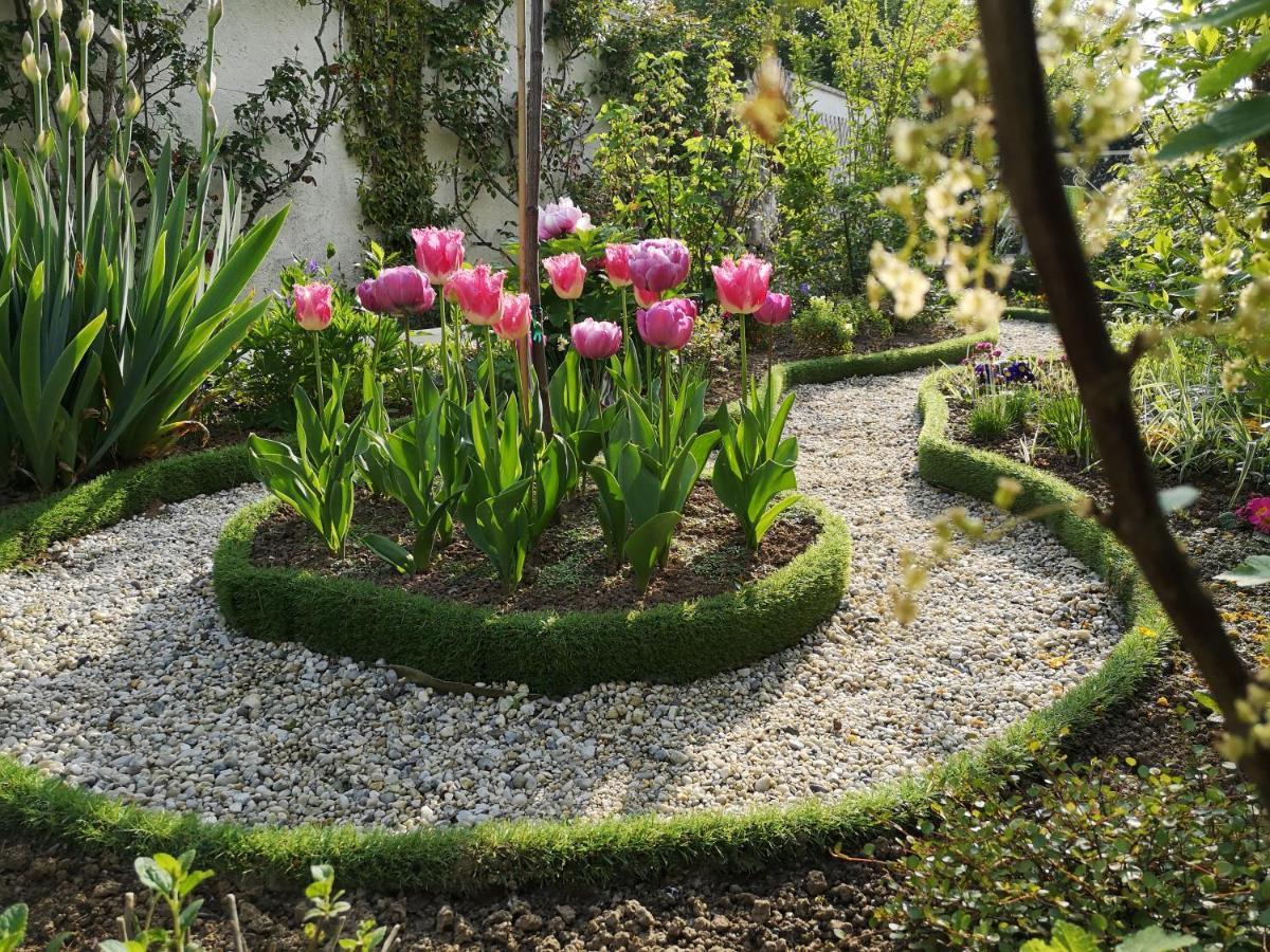 La Roseliere Maison Plain Pied Confortable Belle Decoration Jardin Magnifique 10 Mn A Pied Centre Ville Bayeux Proche Plages Du Debarquement Bagian luar foto