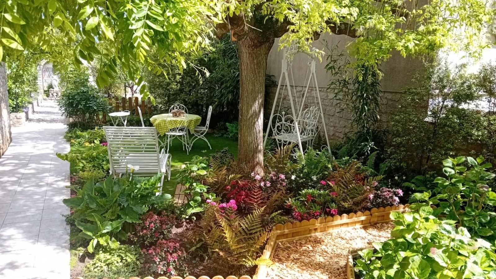 La Roseliere Maison Plain Pied Confortable Belle Decoration Jardin Magnifique 10 Mn A Pied Centre Ville Bayeux Proche Plages Du Debarquement Bagian luar foto