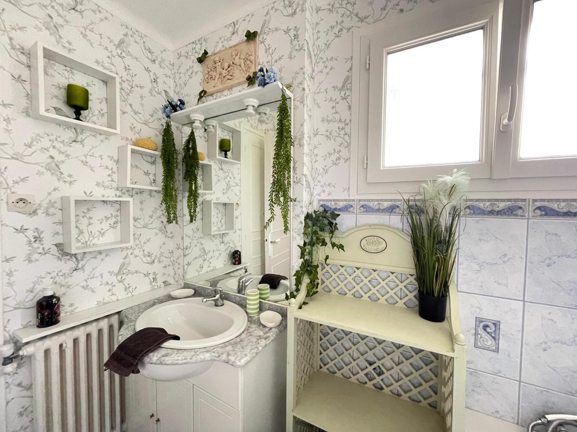La Roseliere Maison Plain Pied Confortable Belle Decoration Jardin Magnifique 10 Mn A Pied Centre Ville Bayeux Proche Plages Du Debarquement Bagian luar foto