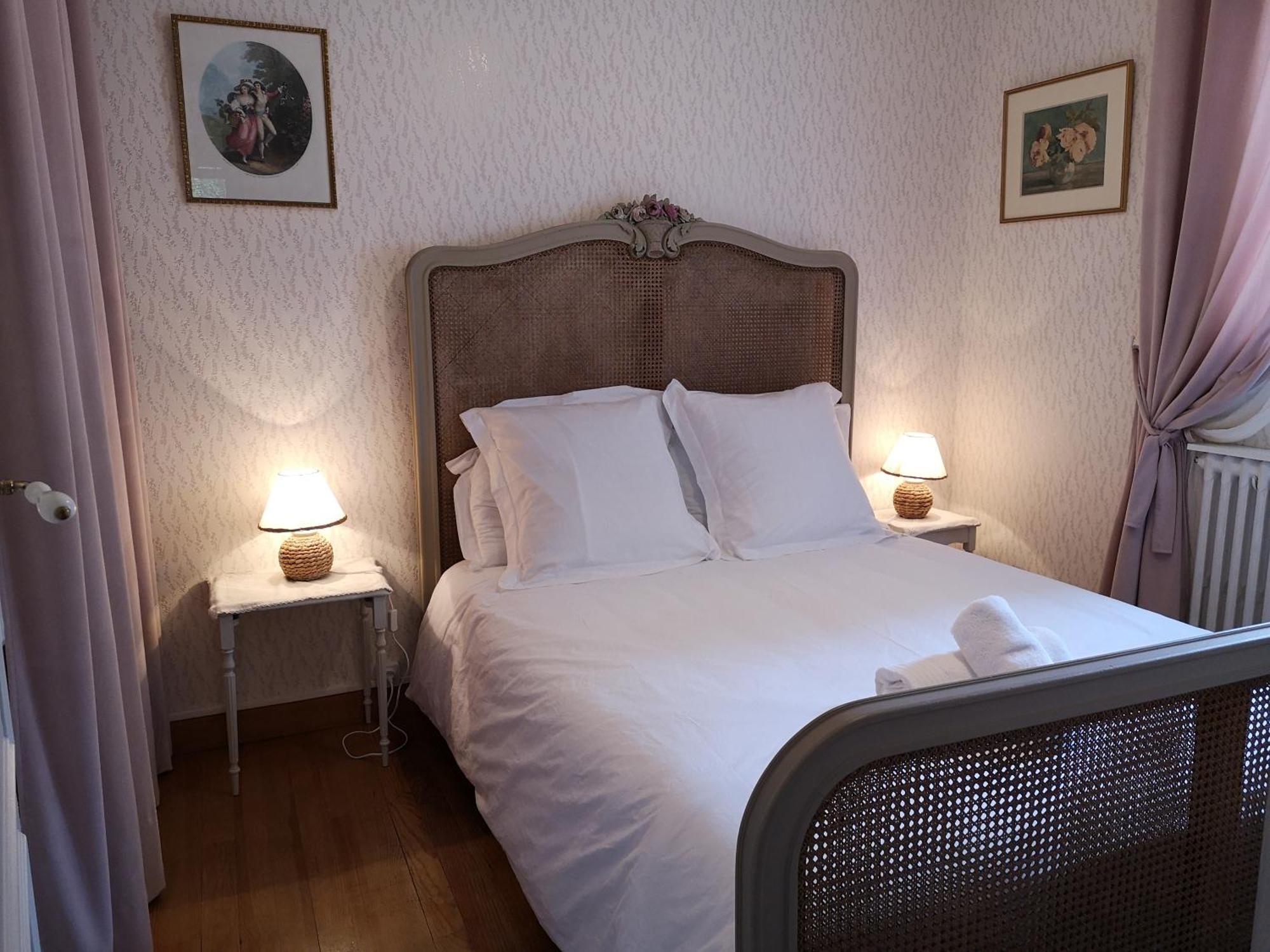 La Roseliere Maison Plain Pied Confortable Belle Decoration Jardin Magnifique 10 Mn A Pied Centre Ville Bayeux Proche Plages Du Debarquement Bagian luar foto
